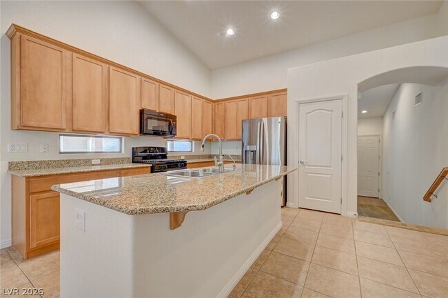 Building Photo - 5921 Altissimo St