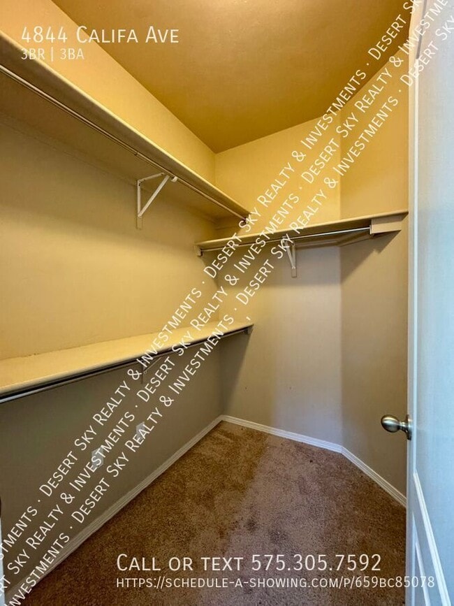 Building Photo - 4844 Califa Ave