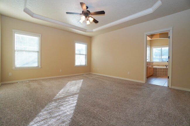 Building Photo - 2319 E Challis St