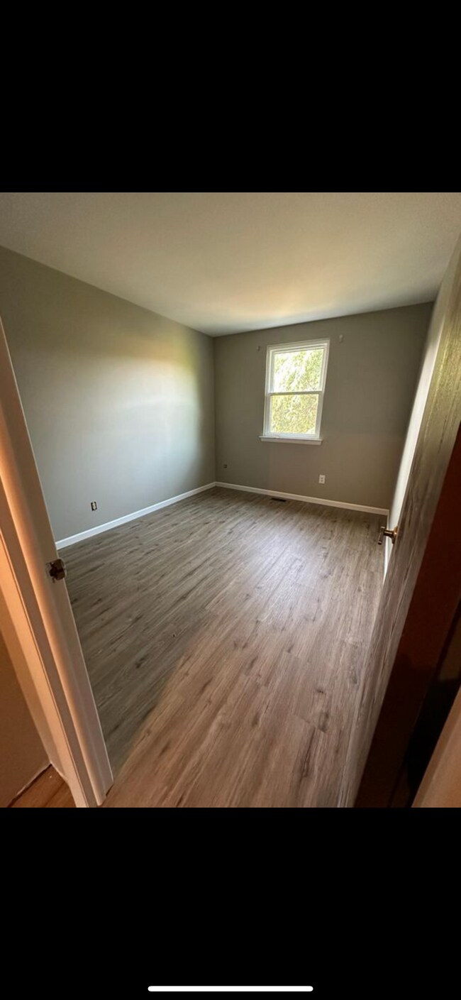 Second bedroom - 887 Williams Pl