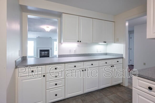 Building Photo - 44 Walden Pond Dr