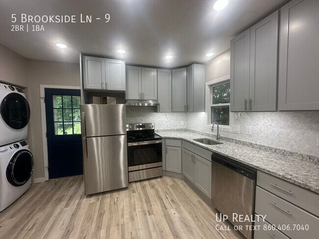 Primary Photo - 5 Brookside Ln