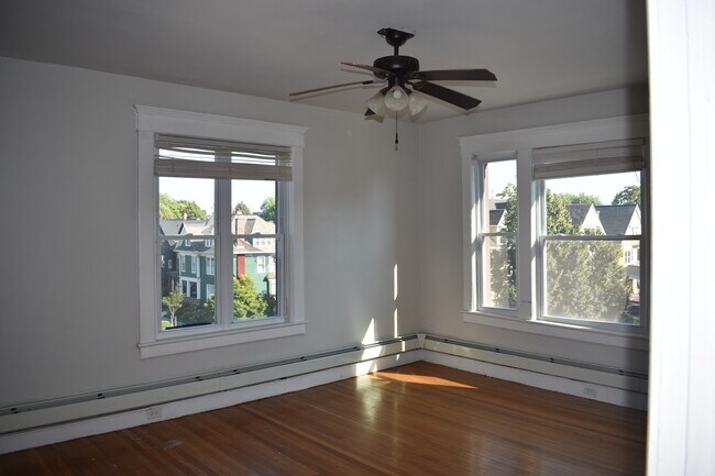 Building Photo - 144 Claremont Ave