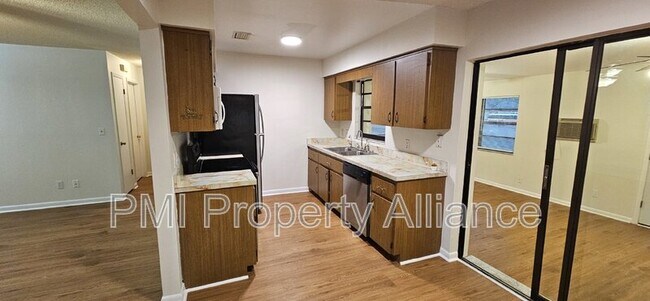 Building Photo - 406 Whitewing Cir