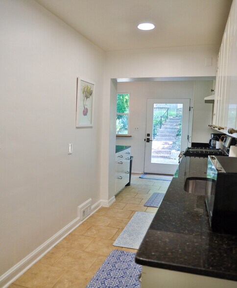 Building Photo - 6131 1st Pl NE