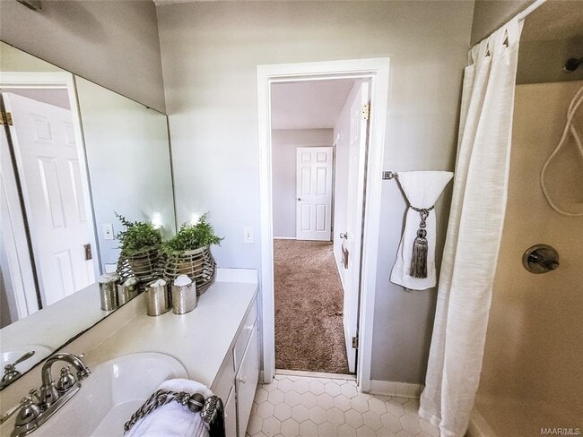 Building Photo - 1802 Jenny Dr