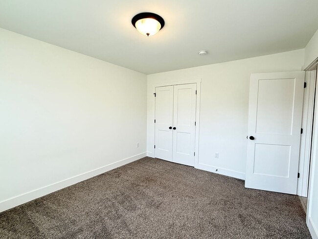 Building Photo - 6416 Whispering Wy