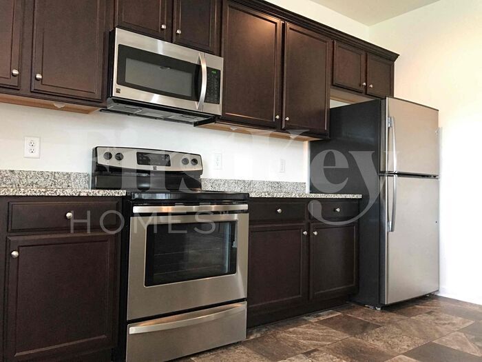 Building Photo - 3283 Grandview Club Rd