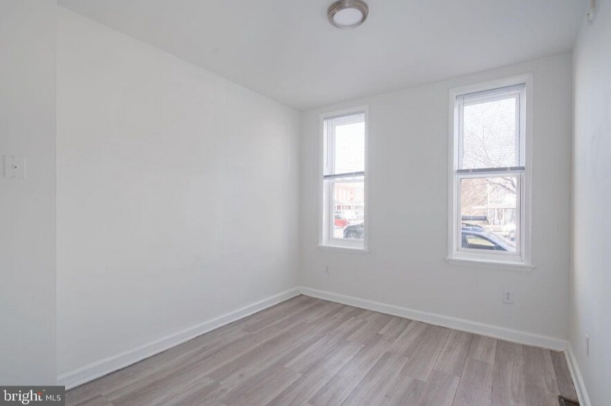 Building Photo - 894 N 42nd St