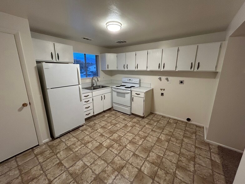 Kitchen with pantry and washer dryer hookups - 143 E 1100 S