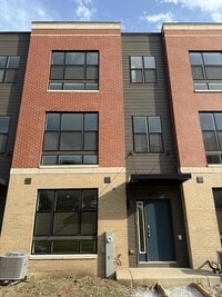 Building Photo - 347 Summit Cir