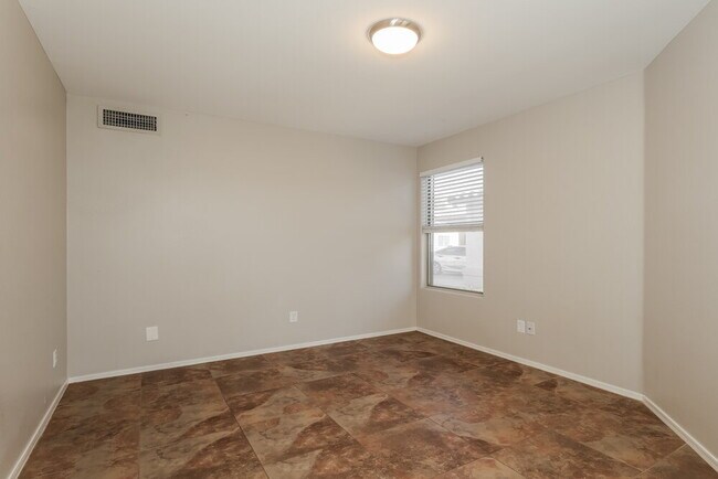 Building Photo - 12913 W Sheridan St