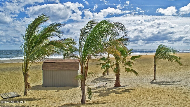 Building Photo - 29 Shore Dr