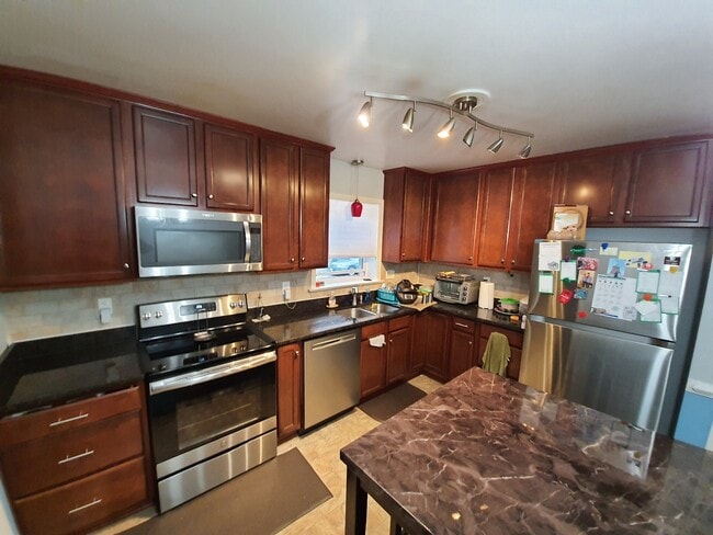 Building Photo - 5320 Lingle Ln