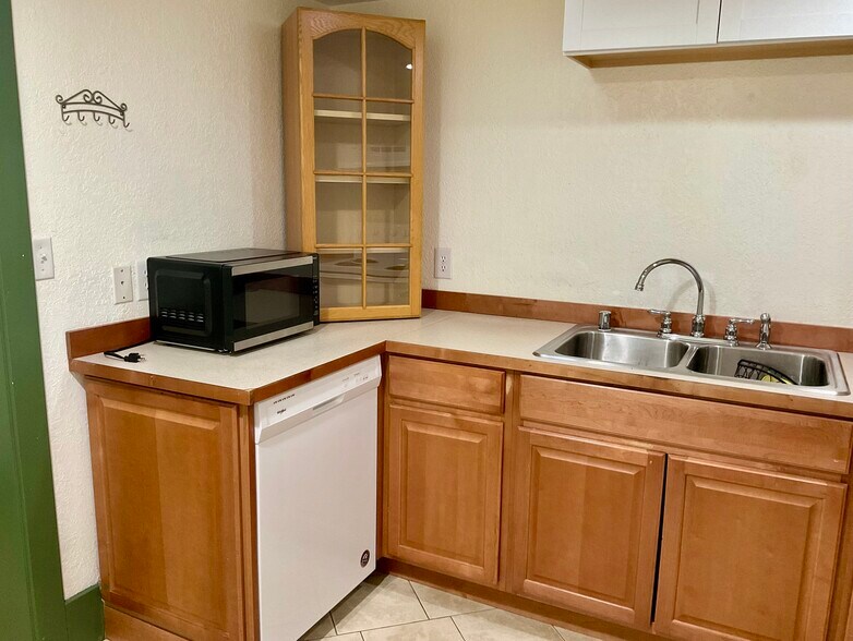 Building Photo - 1129 Cleveland Ave