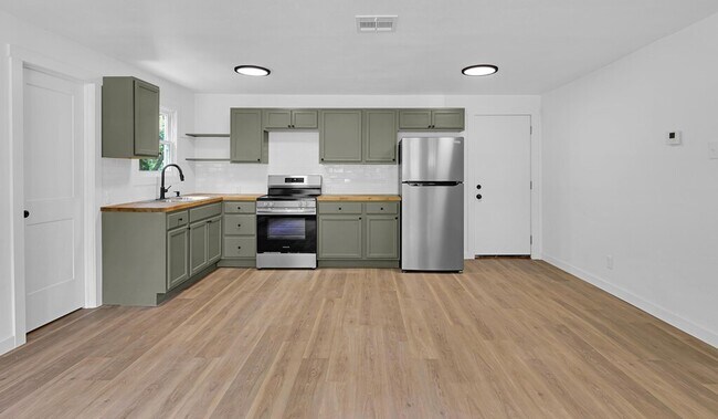 Building Photo - Newly Renovated 3 Bed, 2 Bath Home in Waco
