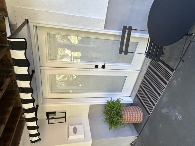 Building Photo - 404 N 1060 W