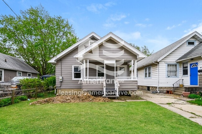 Primary Photo - 2114 W Callender Ave
