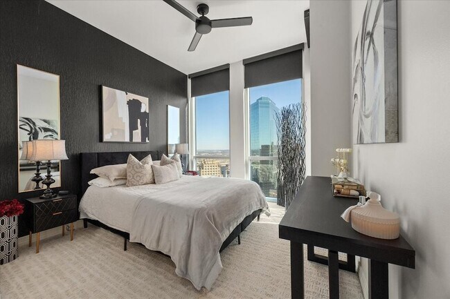 Building Photo - 500 Throckmorton St