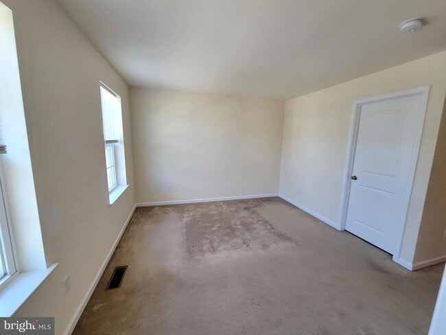 Building Photo - 160 Mercer Ct