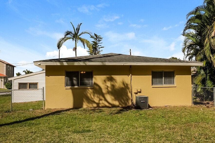 Building Photo - 13115 Caribbean Blvd