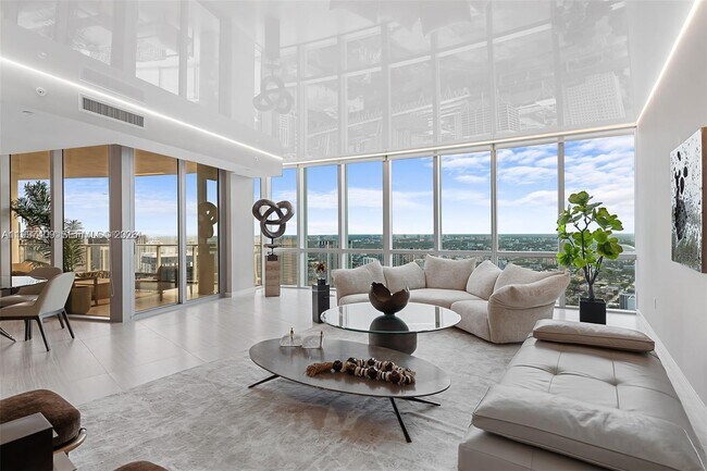 Building Photo - 851 NE 1st Ave