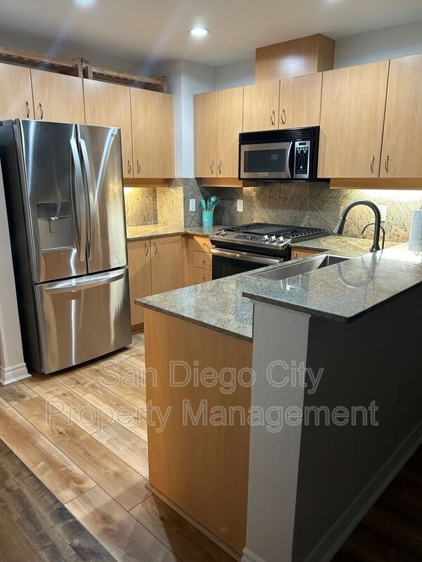 Building Photo - 300 W Beech St