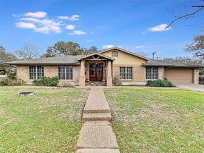 Building Photo - 6605 Mesa Dr