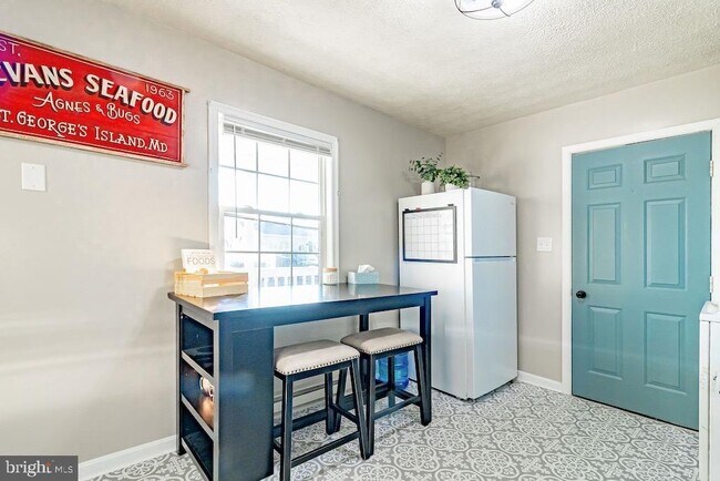 Building Photo - 45302 Bloch Ave