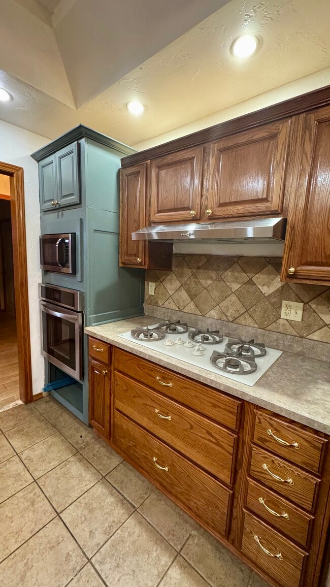 Building Photo - 322 Pinehurst Dr