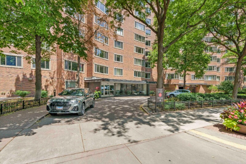 Building Photo - 1340 N Lake Shore Dr