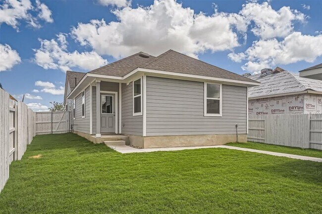 Building Photo - 141 Bluestem Dr