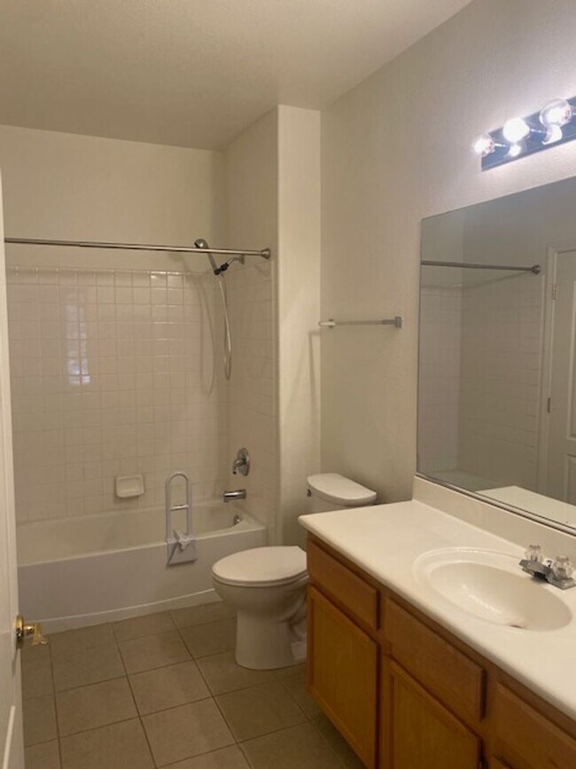 Building Photo - 700 Carnegie St