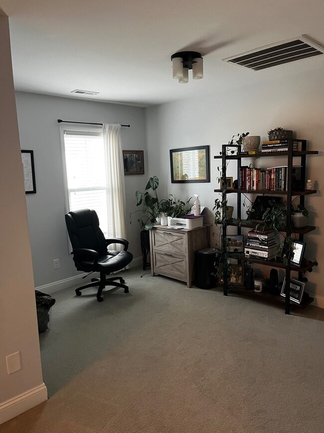 Building Photo - 413 Chablis Way