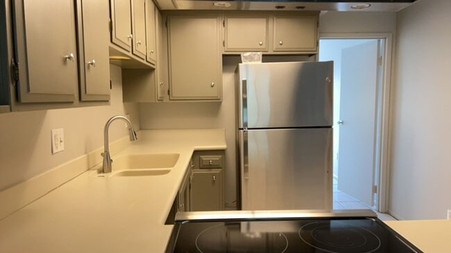 Building Photo - Amazing Grand Terrace Home