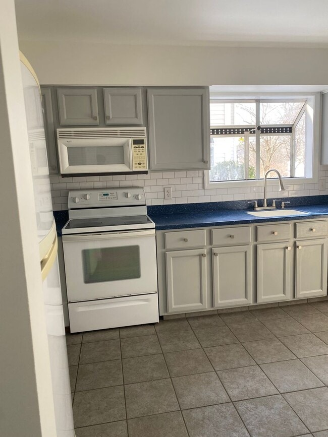 Building Photo - House for Rent in Kennett Square