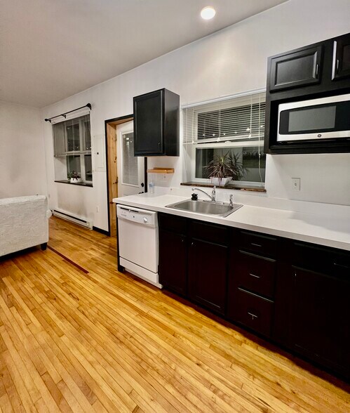 Building Photo - 8385 Geneva St