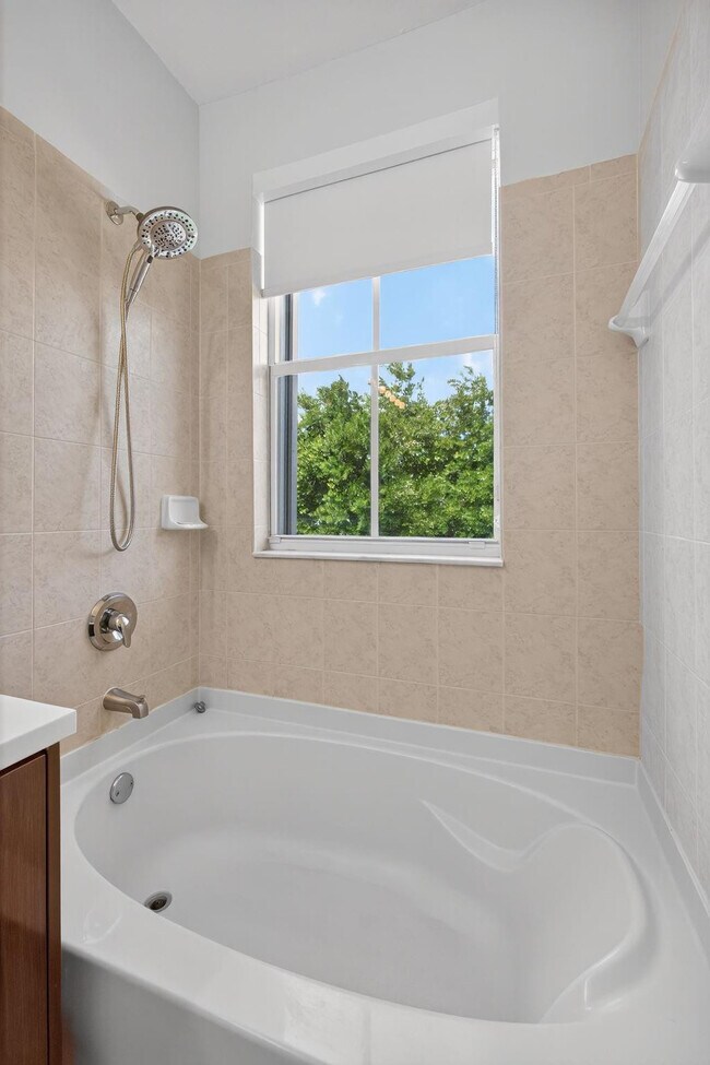 Building Photo - 981 SW 149th Ct