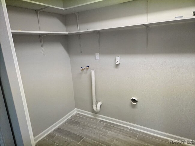 Building Photo - 11599 W Kingfisher Ct