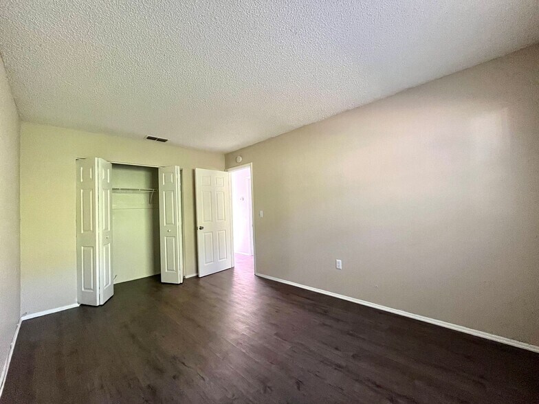 Interior Photo - Raven at Park Place