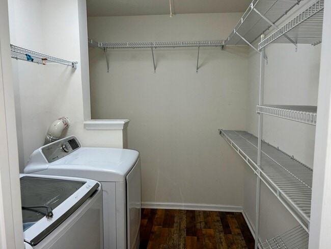 Building Photo - 111 Bennington Ln