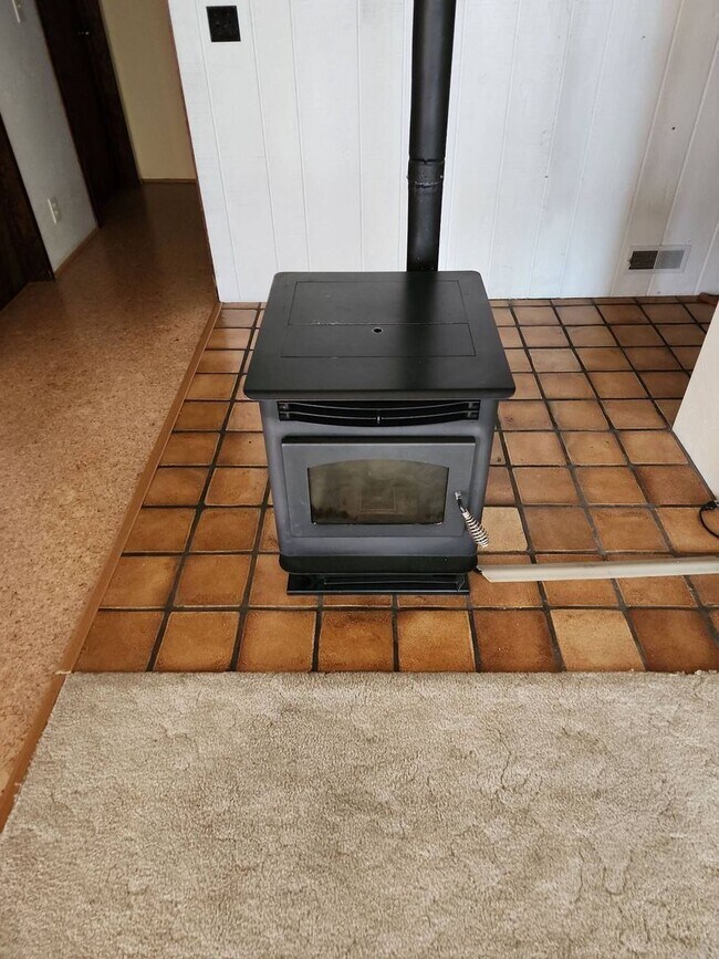 Building Photo - Clinton Dr