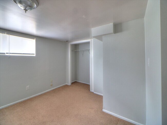 Building Photo - 1066 E Emerson Ave