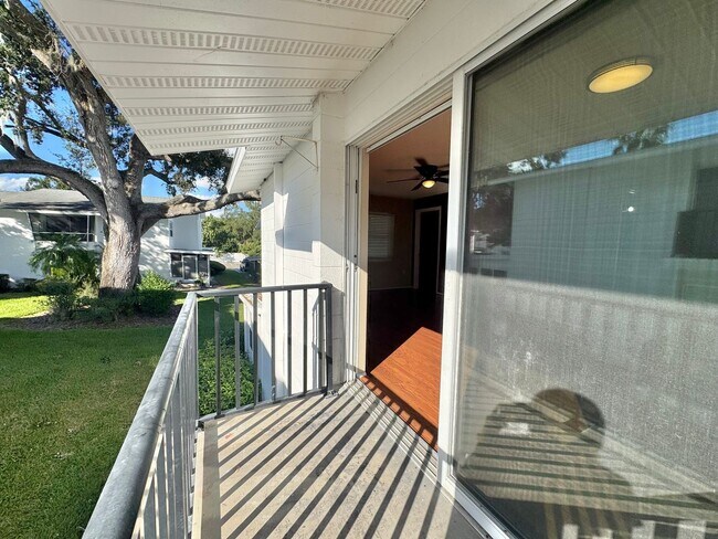 Building Photo - Lake Buckeye Condo