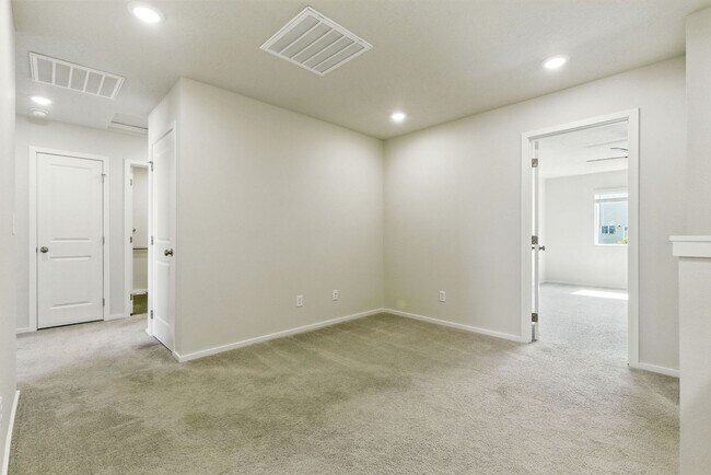 Building Photo - Beautifully Maintained Home in Coveted HOA...