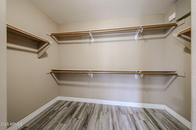 Building Photo - 8963 E Floriade Dr