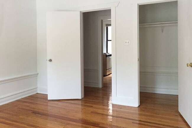 Floorplan - 5300-5308 S. Greenwood Avenue