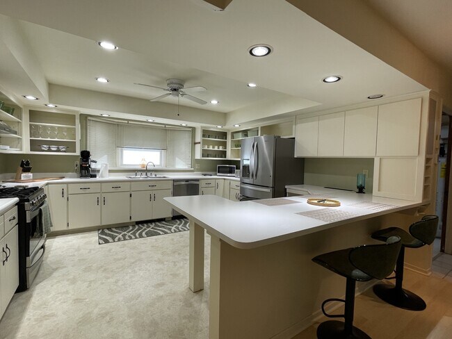 Building Photo - 4009 St Clair St