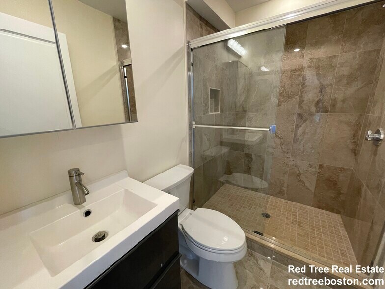 Building Photo - 1028a Commonwealth Ave