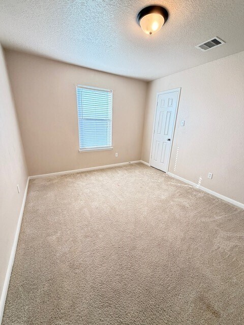 Building Photo - 2602 Shark Cir